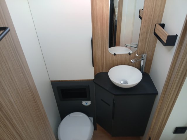 Bavaria Initial I740FGJ Nomade - Photo 9