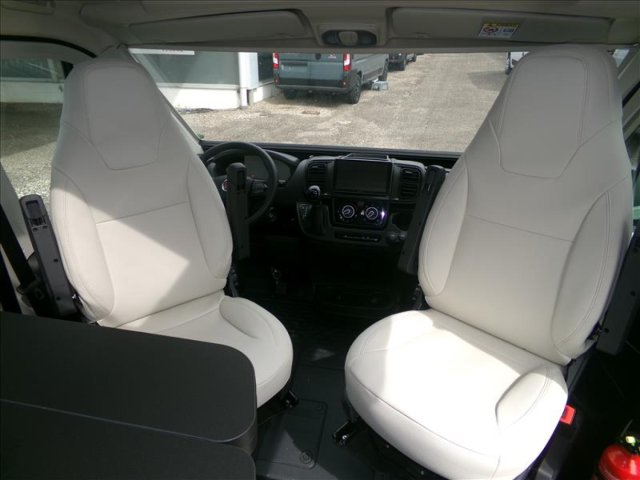 Mc Louis Menfys Van 4 S-Line 4C SLINE - Photo 8