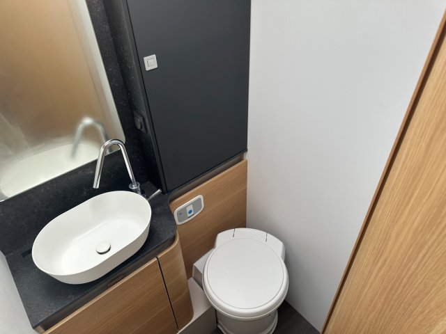 Adria Matrix Plus 670 DC - Photo 6