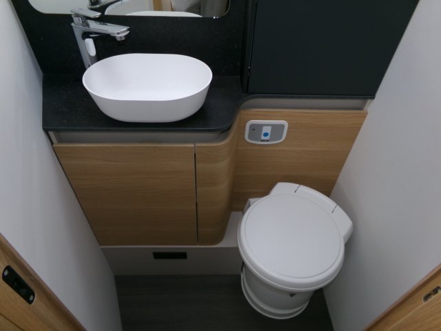 Adria Matrix Plus 670 DC - Photo 4