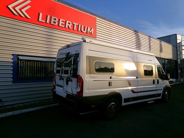 Achat Adria Twin Plus 640 SPX SGX Occasion