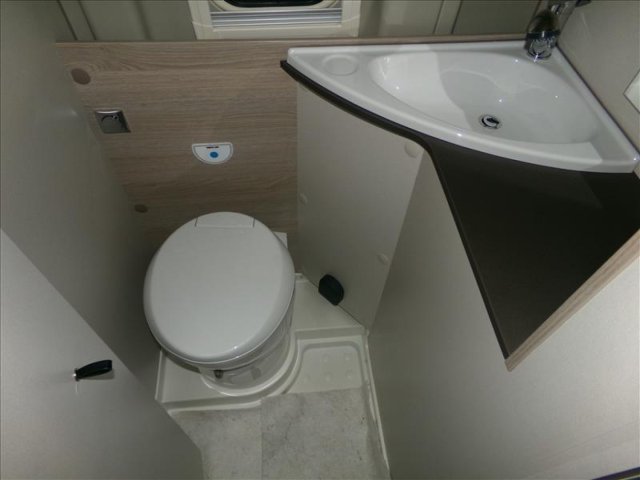 Burstner Campeo C 600 - Photo 10