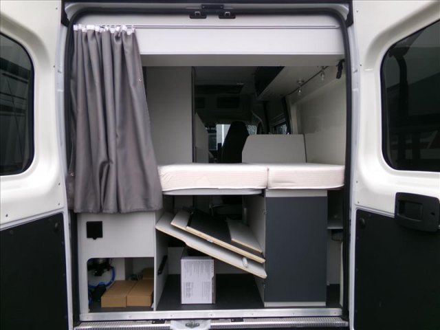 Font Vendome Rando Van - Photo 3