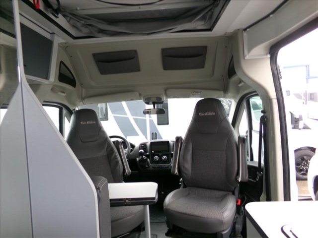 Font Vendome Rando Van - Photo 8