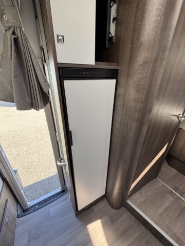 Benimar Tessoro 497 LIMITED - Photo 23