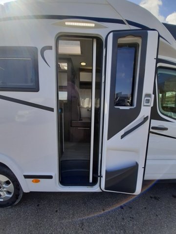 Benimar Yrteo 840 - Photo 13