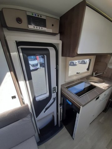 Benimar Yrteo 840 - Photo 21