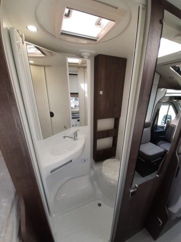 Benimar Yrteo 840 - Photo 26