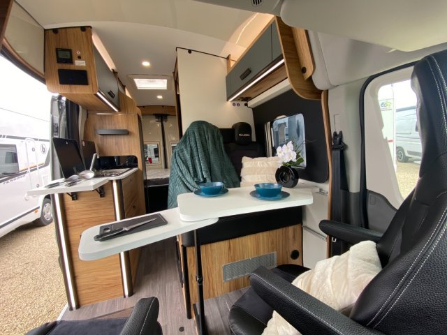 Font Vendome Forty Van - Photo 2