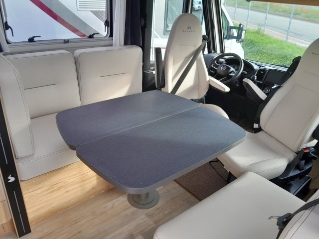 Bavaria Initial I740FC Nomade Plus - Photo 2