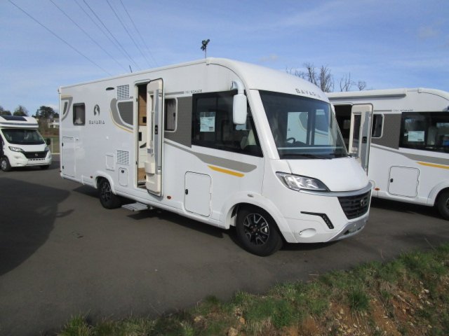 Bavaria Initial I740FC Nomade 