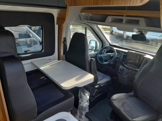 Font Vendome Forty Van 4X2 - Photo 2