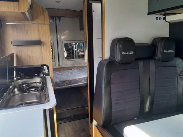 Font Vendome Forty Van 4X2 - Photo 3