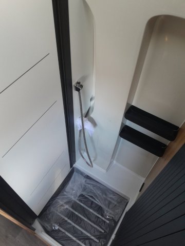 Font Vendome Forty Van 4X2 - Photo 5