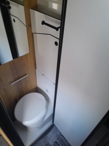 Font Vendome Forty Van 4X2 - Photo 6