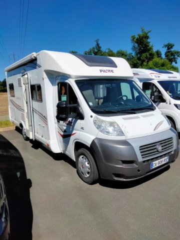 Pilote Aventura P 716 