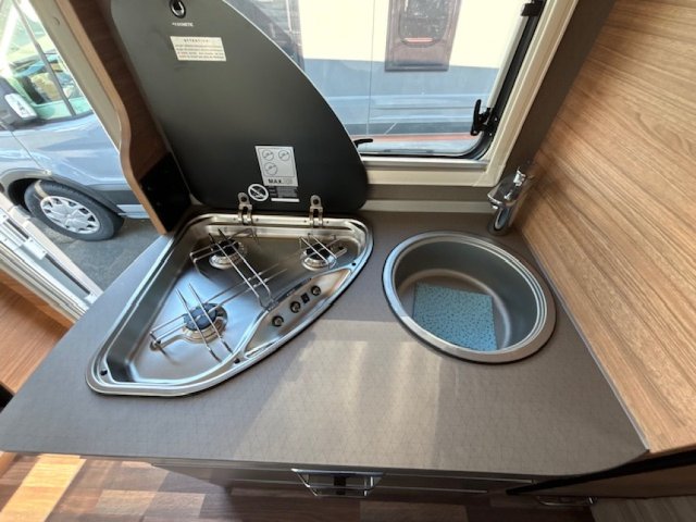 Weinsberg CaraCompact Suite MB 640 MEG - Photo 3
