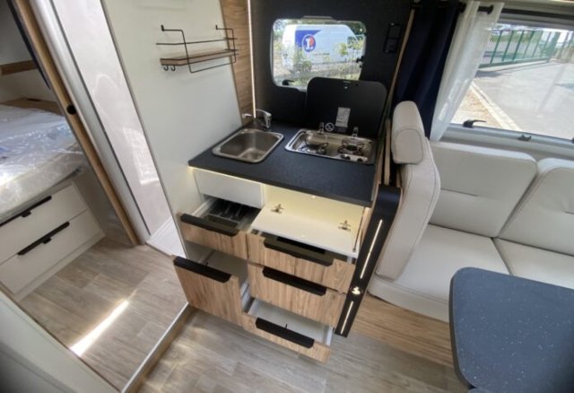 Bavaria Initial I720FC Nomade - Photo 6