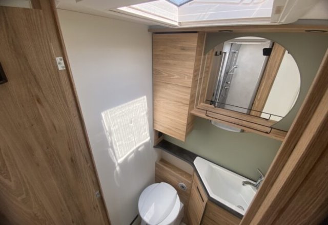 Bavaria Initial I720FC Nomade - Photo 11