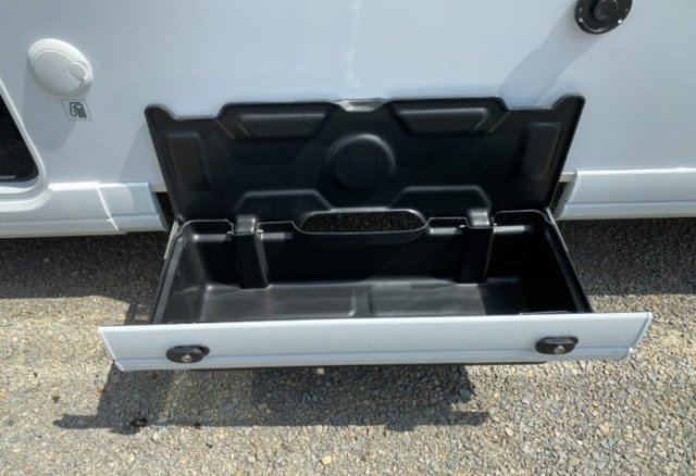 Bavaria Initial I720FC Nomade - Photo 13