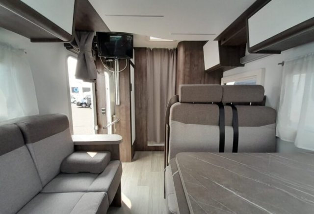 Benimar Tessoro 463 Up - Photo 8