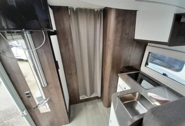 Benimar Tessoro 463 Up - Photo 9