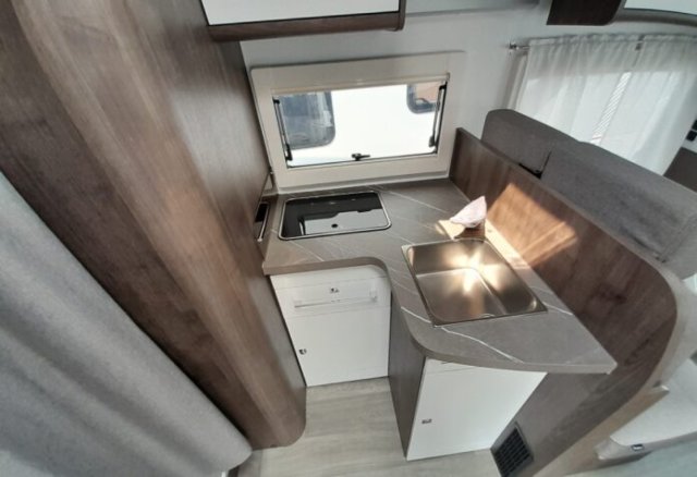 Benimar Tessoro 463 Up - Photo 10