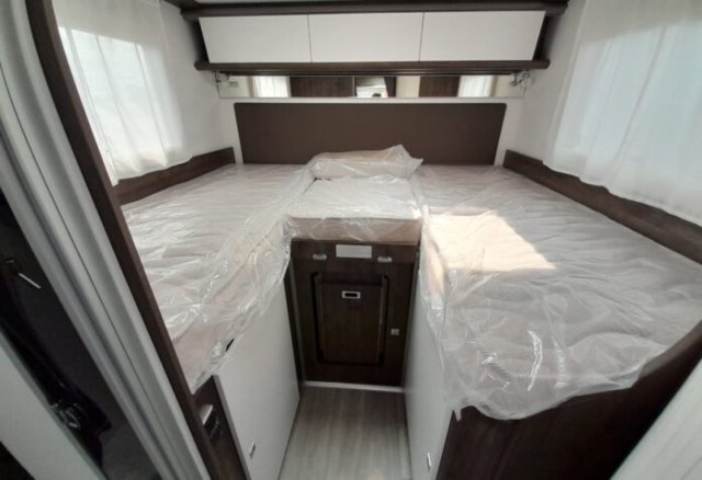 Benimar Tessoro 463 Up - Photo 11