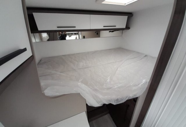 Benimar Yrteo 840 - Photo 11