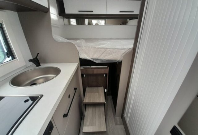 Benimar Yrteo 840 - Photo 13