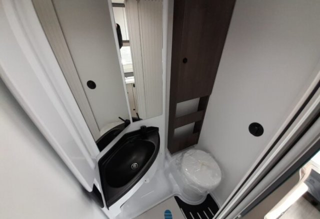 Benimar Yrteo 840 - Photo 14