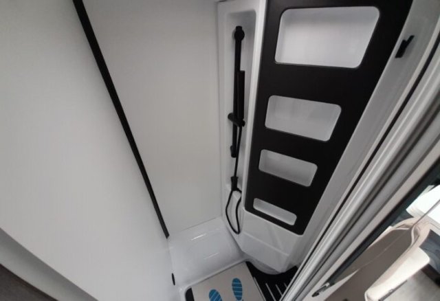 Benimar Yrteo 840 - Photo 15