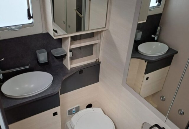 Challenger 260 Graphite Edition - Photo 11