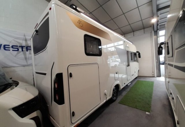 Le Voyageur LV 7.8 GJF eterna