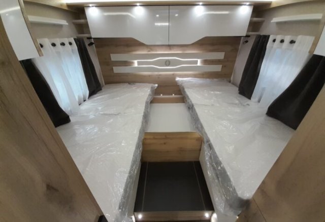 Le Voyageur LV 7.8 GJF eterna