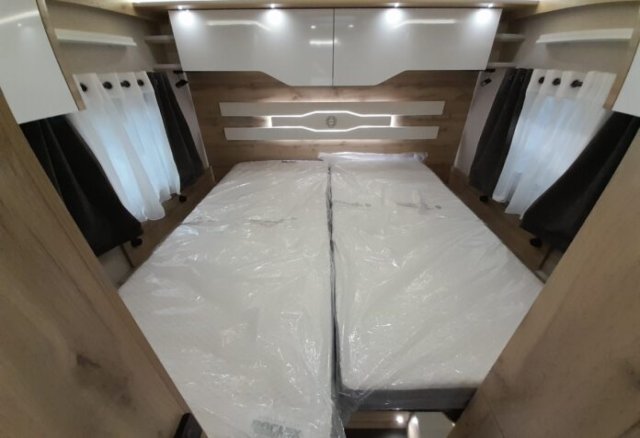 Le Voyageur LV 7.8 GJF eterna