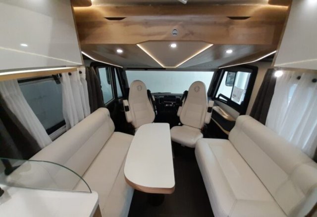 Le Voyageur LV 7.8 GJF eterna