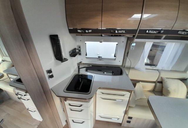 Rapido 8096 DF - Photo 10