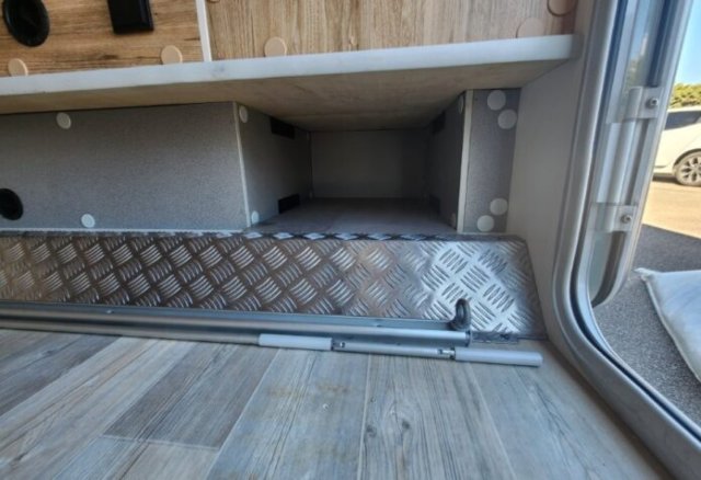 Bavaria Initial I720FC Class i 720 fc - Photo 8