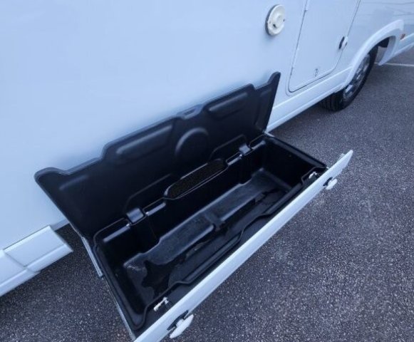 Bavaria Initial I720FC Class i 720 fc - Photo 14