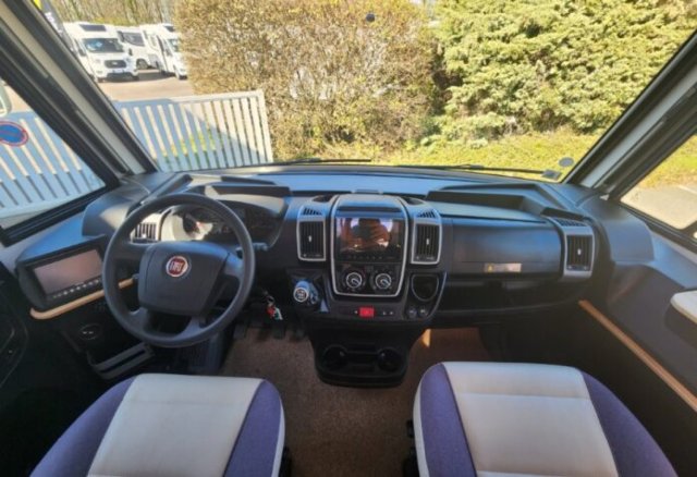 Bavaria Initial I720FC Class i 720 fc - Photo 17