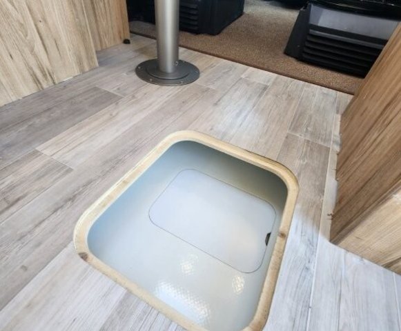 Bavaria Initial I720FC Class i 720 fc - Photo 22