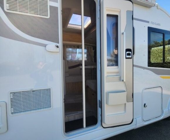 Bavaria Initial I720FC Class i 720 fc - Photo 2