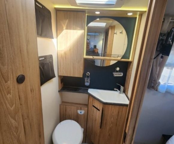 Bavaria Initial I720FC Class i 720 fc - Photo 37