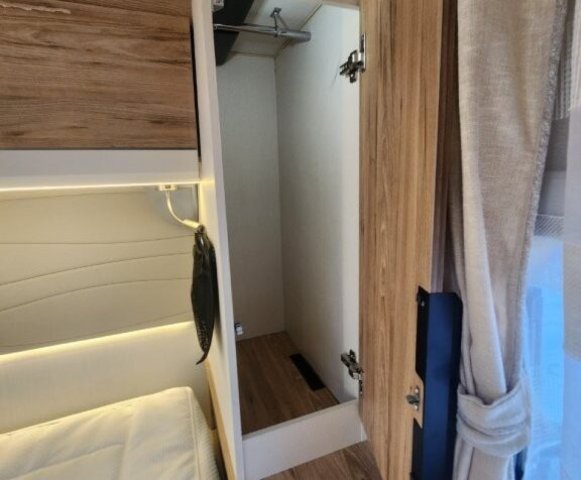 Bavaria Initial I720FC Class i 720 fc - Photo 45