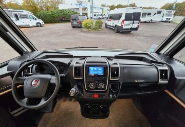 Bavaria Initial I740C Class i 740 - Photo 7