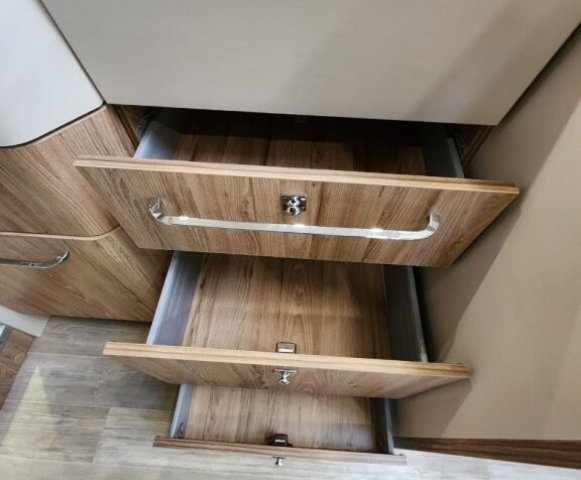 Bavaria Initial I740C Class i 740 - Photo 10