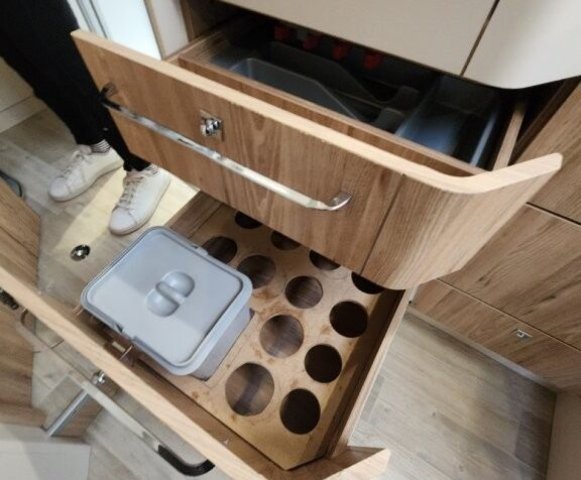 Bavaria Initial I740C Class i 740 - Photo 11