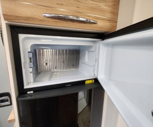 Bavaria Initial I740C Class i 740 - Photo 16