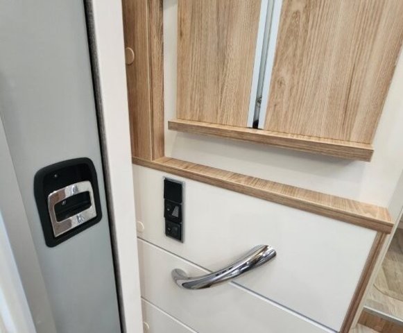 Bavaria Initial I740C Class i 740 - Photo 24